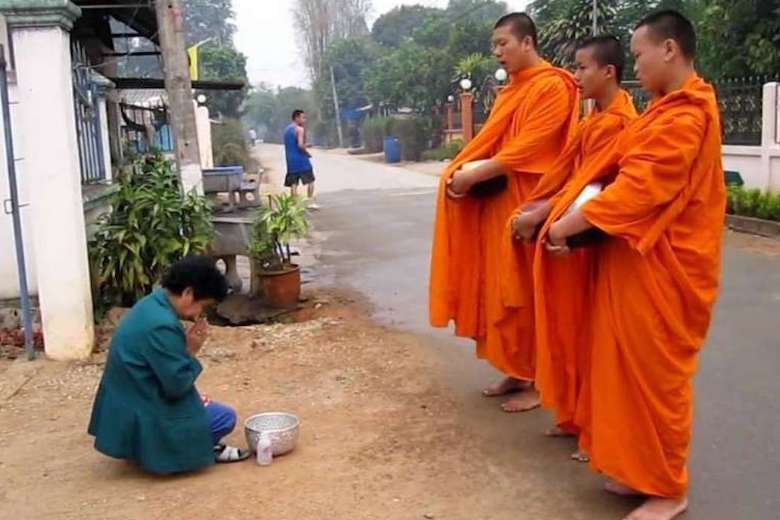 Thai Monks